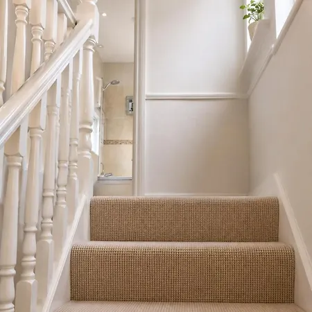 - 3 Bedroom Family In Prime Location * Westport